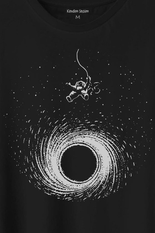 Kara Delik Üstünde Salinan Astronot Uzay Karadelik Baskılı Tişört Unisex T-shirt 001