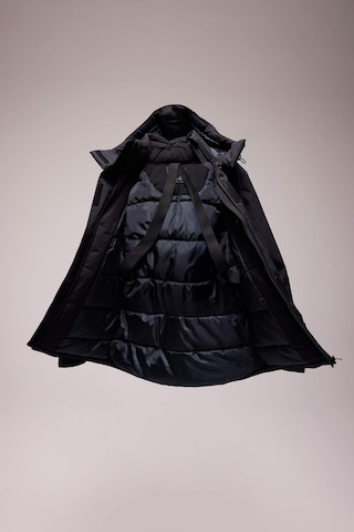 DeFactoFit Su İtici Regular Fit Kapüşonlu Su Geçirmez Parka C6065AX24WNBK81