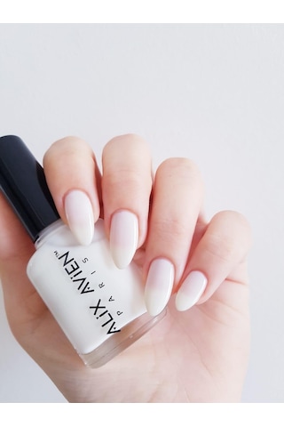 Alix Avien İnci Beyaz Oje 03 Yüksek Pigmentli Uzun Süreli Kalıcılık Hızlı Kuruma Nail Lacquer 03