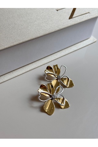 Altın Ve Gümüş Renk Çiçek Formlu Küpe Zarif Kadın Takı Modeli Altın