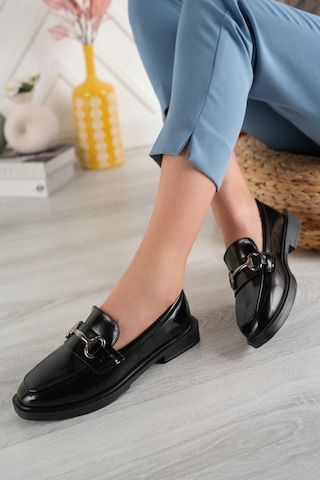 Aymood Kadın Siyah Zincir Tokalı Kalın Taban Pu Deri Günlük Klasik Topuklu Loafer Makosen Ayakkabı Siyah