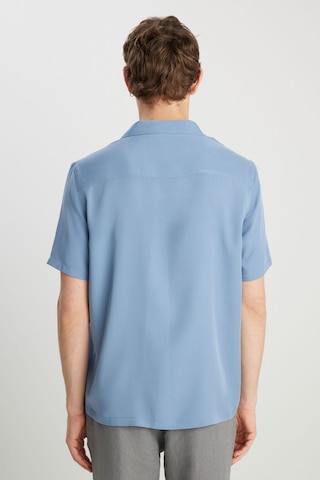 Wrangler Relaxed Fit Tencel Göm Mavi Erkek Gömlek Mavi