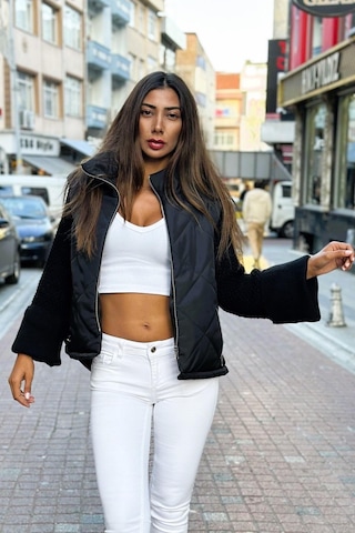 Keyifli Moda Kadın Siyah Dik Yaka Kolları Triko Cepleri Fermuarlı Şişme Mont - 42 Siyah