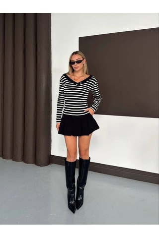 Biçomi V Yaka Kol Ve Yaka Düğmeli Bluz Siyah A4047 Siyah