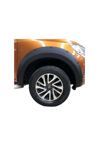 Nissan Navara Np300 Adblue 2018 Çıkıntılı Civatasız Çamurluk Kapl