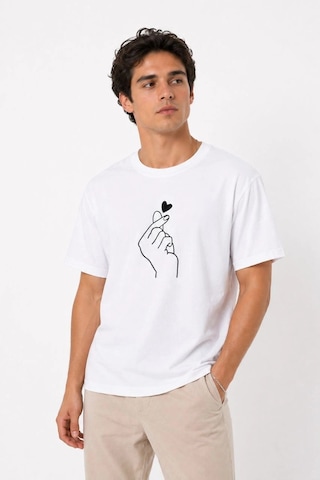 Erkek Kore Parmak Kalp Aşk Temalı Minimal Baskılı Tişört Yazlık Kısa Kol T-shirt - Beyaz Çok Renkli