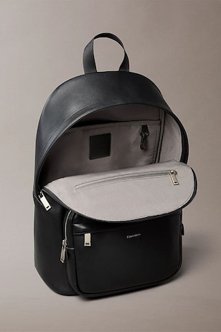 Calvin Klein Erkek Dokulu Fermuarlı Gözlü Sırt Çantası - Siyah Black