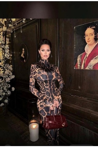 Saklımoda Kadın Yarım Balıkçı Yaka Uzun Kollu Leopar Baskılı Atlas Kumaş Maxi Boy Elbise Leopar