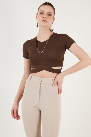 Lela Fitilli Bel Detaylı Kısa Kollu Dar Kesim Crop Bayan Bluz 5864211 Kahve