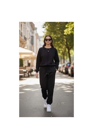 The Kadın %100 Pamuk 3 İplik Siyah Jogger Alt Cepli Normal Kalıp Siyah