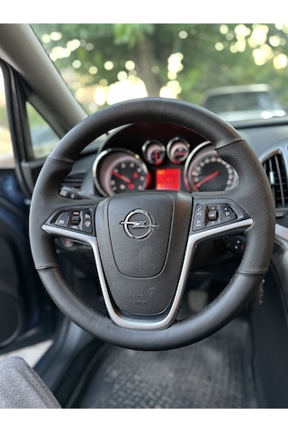 Opel Insignia Araca Özel Direksiyon Kılıfı Bombeli Direksiyonlar
