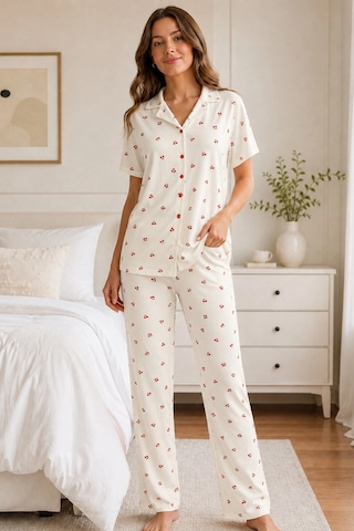 Northcity Beyaz Kiraz Desenli Kısa Kollu Gömlek Yaka Milan Kumaş Kadın Pijama Takımı