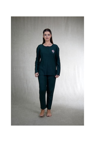 Estiva Kadın Nakış İşlemeli Patlı İnterlok Şardonlu Pijama Takımı Haki Estiva Kadın Nakış İşlemeli Patlı İnterlok Şardonlu Pijama Takımı Haki