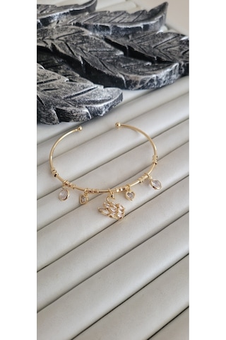 Pirinç Kuğu Charmlı Gold Renk Kadın Bileklik Altın Pirinç Kuğu Charmlı Gold Renk Kadın Bileklik Altın