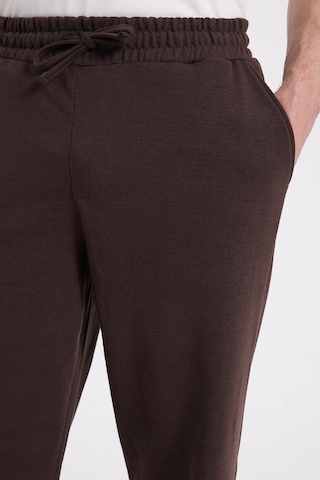 Tudors Erkek Kahverengi Pamuklu Baggy Fit Rahat Kesim Beli Bağcıklı Yan Cepli Örme Eşofman Altı-42679