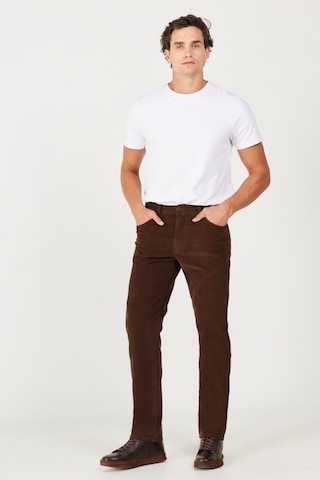 Wrangler Texas Slim Fit Dar Kesim Normal Bel Dar Paça Esnek Kahverengi Erkek Pantolon W12SEC455 Koyu Kahverengi