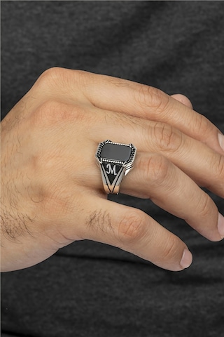 Oniks Taşlı Çift Tarafı Harfli V Model Gümüş Erkek Yüzük -8284 Gümüş