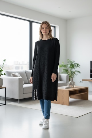 Kadın Önü Desenli Etek Yan Ucu Boncuklu Düşük Kol Tunik Siyah