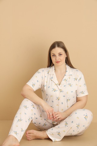 Wordex Mirano 2851 Çiçekli Milan Kumaş Kısa Kollu Düğmeli Büyük Beden Kadın Pijama Takımı Ekru