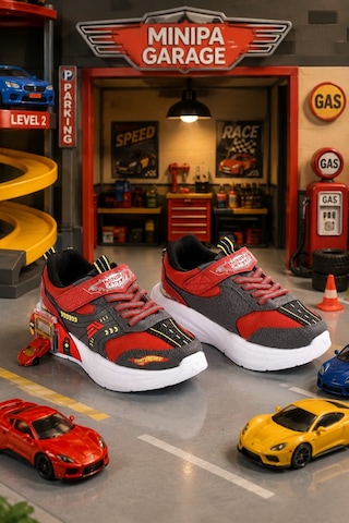 Mini Bonito Erkek Çocuk Ortopedik Garaj Tabanlı Spor Ayakkabı Çift Metal Arabalı Tasarım Füme