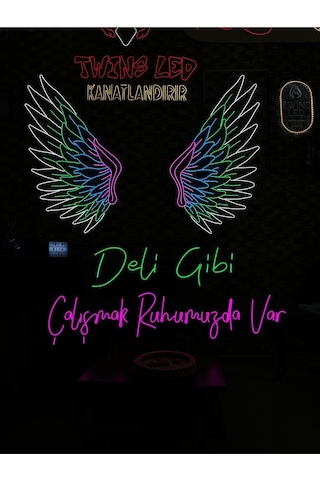 Deli Gibi Çalışmak Ruhumuzda Var Yazılı Neon Tabela Pembe