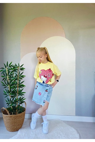 Superbaby Kız Çocuk Hello Kitty Temalı İkili Takım - Krem Nakışlı Tişört Ve Aksesuarlı Denim Şort Etek Kombini Sarı