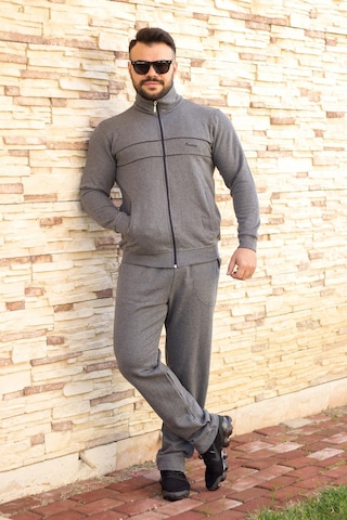 Gri Nakış Detaylı Rahat Kalıp Fermuarlı Erkek Eşofman Takım Gri