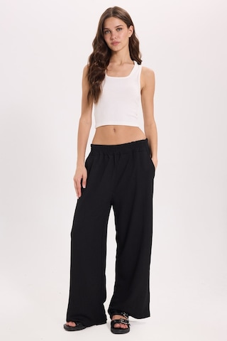 Tudors Kadın Slim Fit Dar Kesim Kalın Askılı Kare Yaka Ekru Atlet Bluz-51180