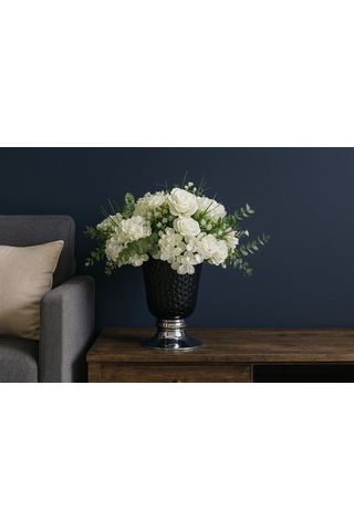 Siyah Dokulu Vazo Beyaz Gül & Ortanca Yapay Aranjman Salon