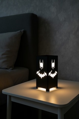 Süper Kahraman Batman Temalı Gece Lambası Figürlü Dekoratif Led Masa Lambası Batman