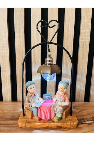 Dede Ve Nene Sokak Lambası Altında Nostaljik Işıklı Polyester Obje