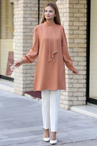 Işıltı Taş Detaylı Büyük Beden Tesettür Takım Camel