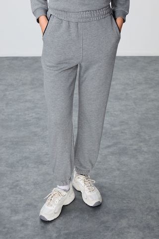 Tommy Life Gri Melanj Kompakt Pamuklu Kalın Pürüzsüz Dokulu Dik Yaka Oversize Fit Kadın Eşofman Takım - 95342 GRİ MELANJ