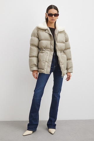 Kürk Yakalı Şişme Mont Bej Bej