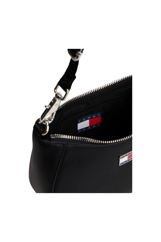 Tommy Hilfiger Kadın Daily Elevated Yarım Ay Tasarımlı Logo Rozetli Omuz Çantası - Siyah Çok Renkli