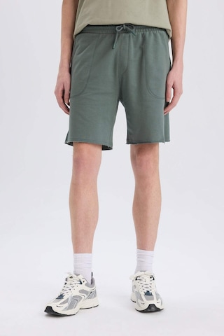 Defacto %100 Pamuk Slim Fit Dar Kesim Dar Paça Cepli Basic Düz Şort B8673ax25smgn463 Yeşil