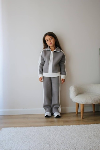 Kız Çocuk 3 İplik Şardonlu Beyaz Şeritli Alt Üst Takım Yaka Yarım Fermuarlı Gri