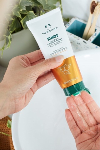 The Body Shop Vitamin C Arındırıcı Peeling 100 Ml
