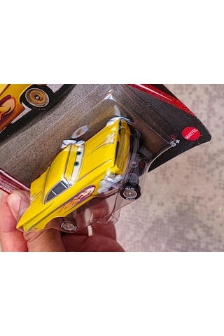 Cars Disney Pixar 20. Yıl Özel Seri Yellow Ramone Dxv29 / Hhv86 / Gcb96 Sarı