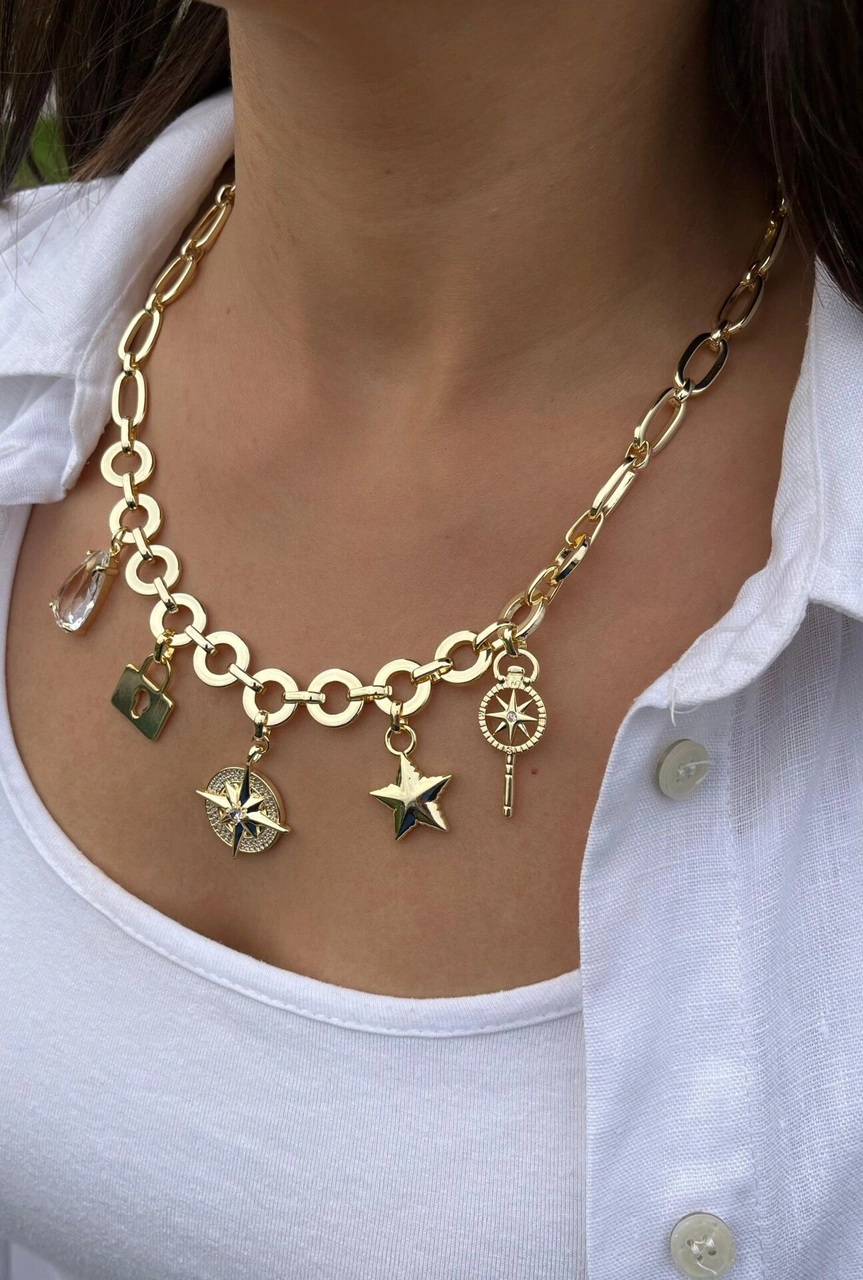 Büyük Charmlı Kolye Çok Renkli