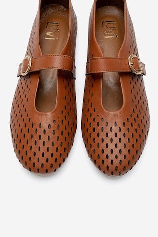 Luvishoes Arian Taba Cilt Hakiki Deri Delikli Kadın Babet Ayakkabı