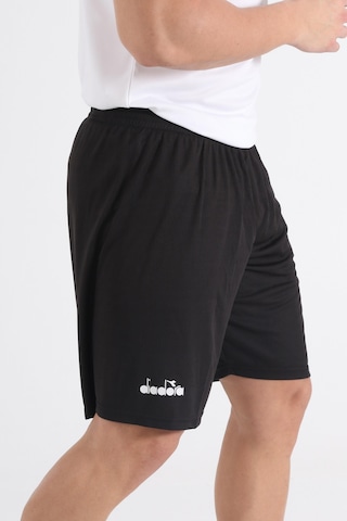 Diadora Enine Kareli Antrenman Şortu Siyah