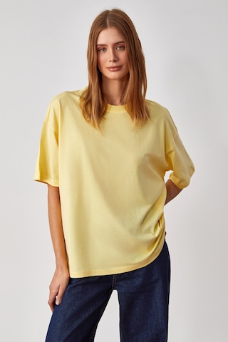 Grimelange LAGERTHA Kadın %100 organik Pamuklu Kalın Dokulu Oversize Fit Yuvarlak Yakalı Sarı T-Shirt
