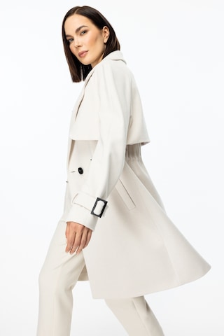 Dört Düğmeli Kolu Kemerli Kaban Siyah Ekol Bej