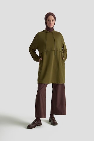 Armine Trend Kapüşonlu Yandan Cepli Kolları Lastikli Fitilli Tunik Yağ Yeşili 25kt462 Yağ Yeşili