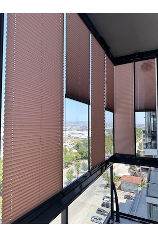 Blind-x Kahverengi Plise Katlanır Cam Balkon Perdesi, Ofis Perdesi, Mutfak Perdesi, Salon Perdesi