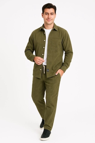 Erkek Kadife Oversize Takım - Gömlek Ve Pantolon İkili Set Füme Corduroy Şıklığı, Rahat Ve Zarif Duruş Yumuşak Dokulu Kadife Kumaş, Düğmeli Gömlek Üst Ve Lastikli Pantolon Alt Parça İle Gün Boyu Konfor- Haki Çok Renkli