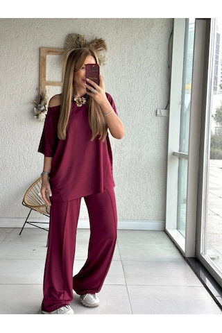 Soonaksesuar Kadın Tek Omuzdan Açık Geniş Kesim Viskon Iki Iplik Bluz Ve Pantolon Ikili Takım Bordo