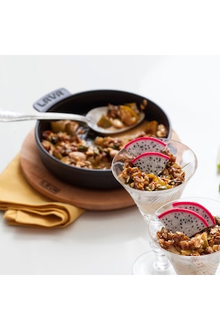 Lava Döküm Yuvarlak Güveç Kabı Döküm Demir Yekpare Çift Kulplu Çap(Ø)17cm. Siyah