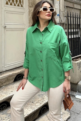 WeShaya Kadın Yeşil Apoletli, Kolları Tokalı, Geniş Cepli, Eteği Oval, Salaş Gömlek Benetton